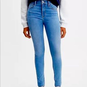 Levi’s 720 High Rise Super Skinny Jeans - Medium Wash - Size 10 - NWT